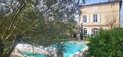 Maison 9 pièces 280 m² · à Plassac · 280 m² · 572 000 €