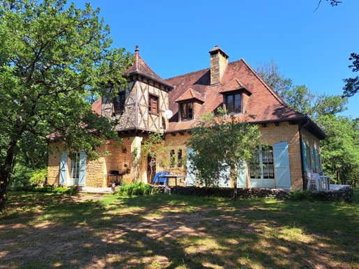 Maison 7 pièces 205 m² · à Gourdon · 205 m² · 425 000 €