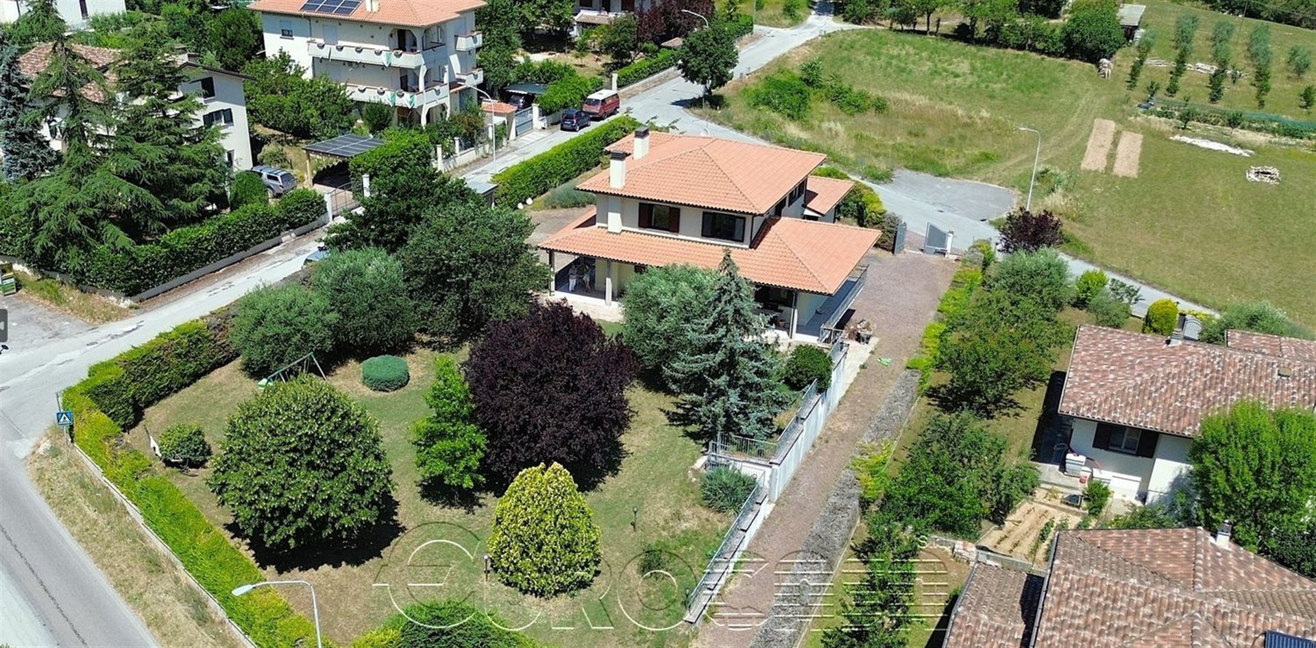 Gualdo Tadino (Perugia) photo 3