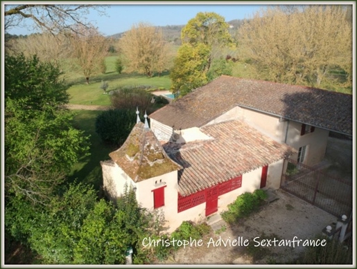 17 pièces 700 m² · à Bergerac · 700 m² · 945 000 €