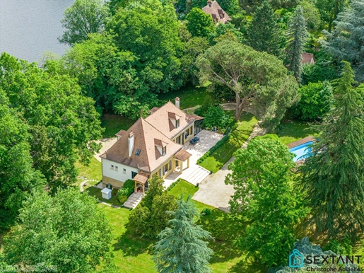 Maison 8 pièces 294 m² · à Varennes · 294 m² · 679 000 €