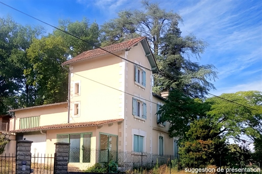 Maison 8 pièces 154 m² · à Ribérac · 154 m² · 170 000 €