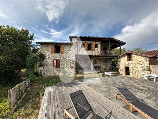 Maison 6 pièces 159 m² · à Figeac · 159 m² · 234 000 €