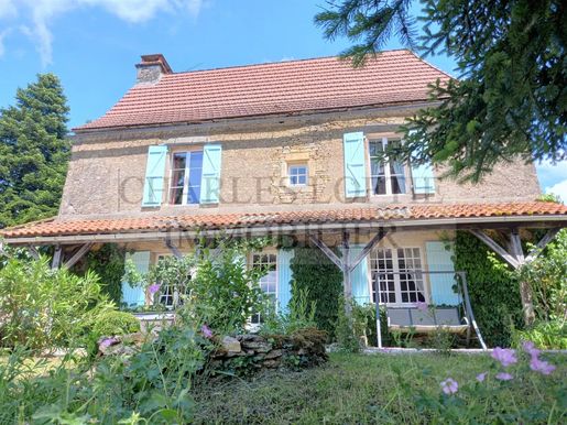 Maison 14 pièces 520 m² · à Villefranche-du-Périgord · 520 m² · 627 000 €