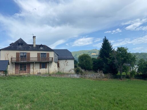 Maison 6 pièces 170 m² · à Barcus · 170 m² · 130 000 €