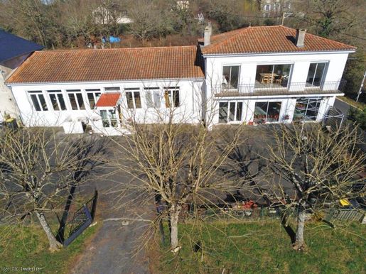 Maison 6 pièces 205 m² · à Asnois · 205 m² · 169 500 €