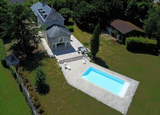 Maison 8 pièces 303 m² · à Neuville-de-Poitou · 303 m² · 625 000 €