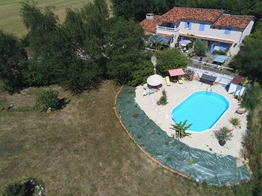 Maison 11 pièces 370 m² · à Verteuil-sur-Charente · 370 m² · 399 400 €