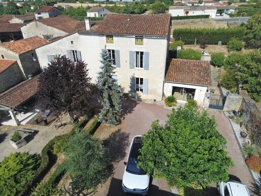 Maison 6 pièces 241 m² · à Verteuil-sur-Charente · 241 m² · 294 700 €