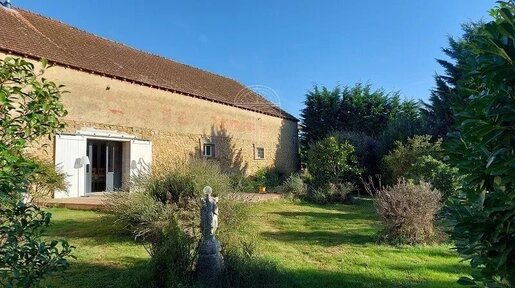 Maison 9 pièces 280 m² · à Montipouret · 280 m² · 284 661 €