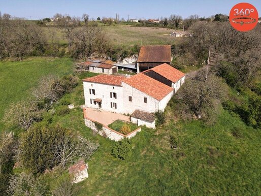 Maison 7 pièces 153 m² · à Lusignan-Petit · 153 m² · 229 000 €