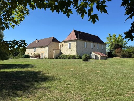 Maison 11 pièces 361 m² · à Cazals · 361 m² · 889 000 €