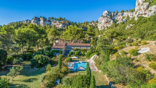Maison 6 pièces 328 m² · aux Baux-de-Provence · 328 m² · 2 730 000 €