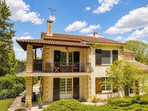 Maison 8 pièces 214 m² · à Saint-Étienne-du-Grès · 214 m² · 635 000 €