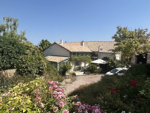 Maison 10 pièces 191 m² · à Vanxains · 191 m² · 407 000 €