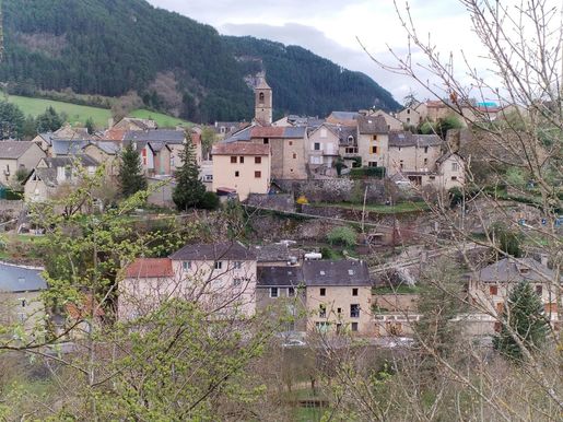 Maison 14 pièces 400 m² · à Chanac · 400 m² · 180 000 €