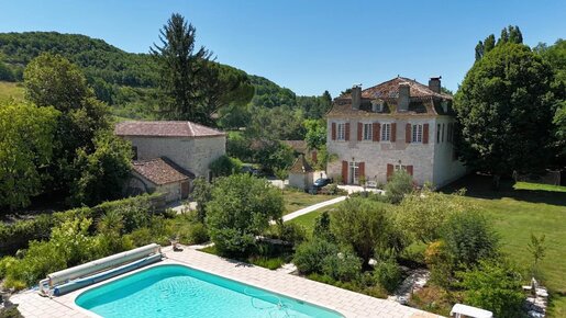 Maison 18 pièces 639 m² · à Montcuq-en-Quercy-Blanc · 639 m² · 1 390 000 €