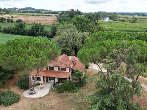 Maison 6 pièces 147 m² · à Trie-sur-Baïse · 147 m² · 290 000 €