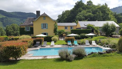 Maison 13 pièces 437 m² · à Issor · 437 m² · 720 000 €