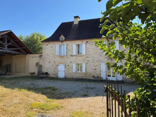 Maison 9 pièces 242 m² · à Frayssinet-le-Gélat · 242 m² · 379 000 €