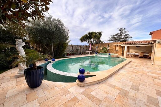 Maison 8 pièces 226 m² · à Sanary-sur-Mer · 226 m² · 1 900 000 €