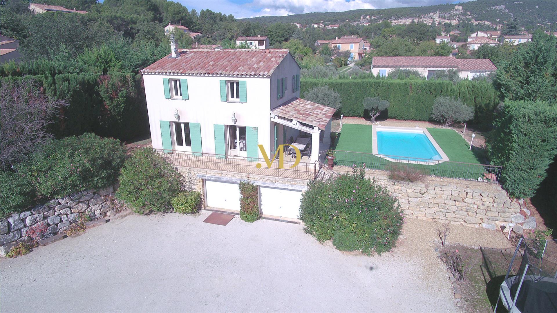 Maison à vendre, 105m², Saint-Saturnin-lès-Apt