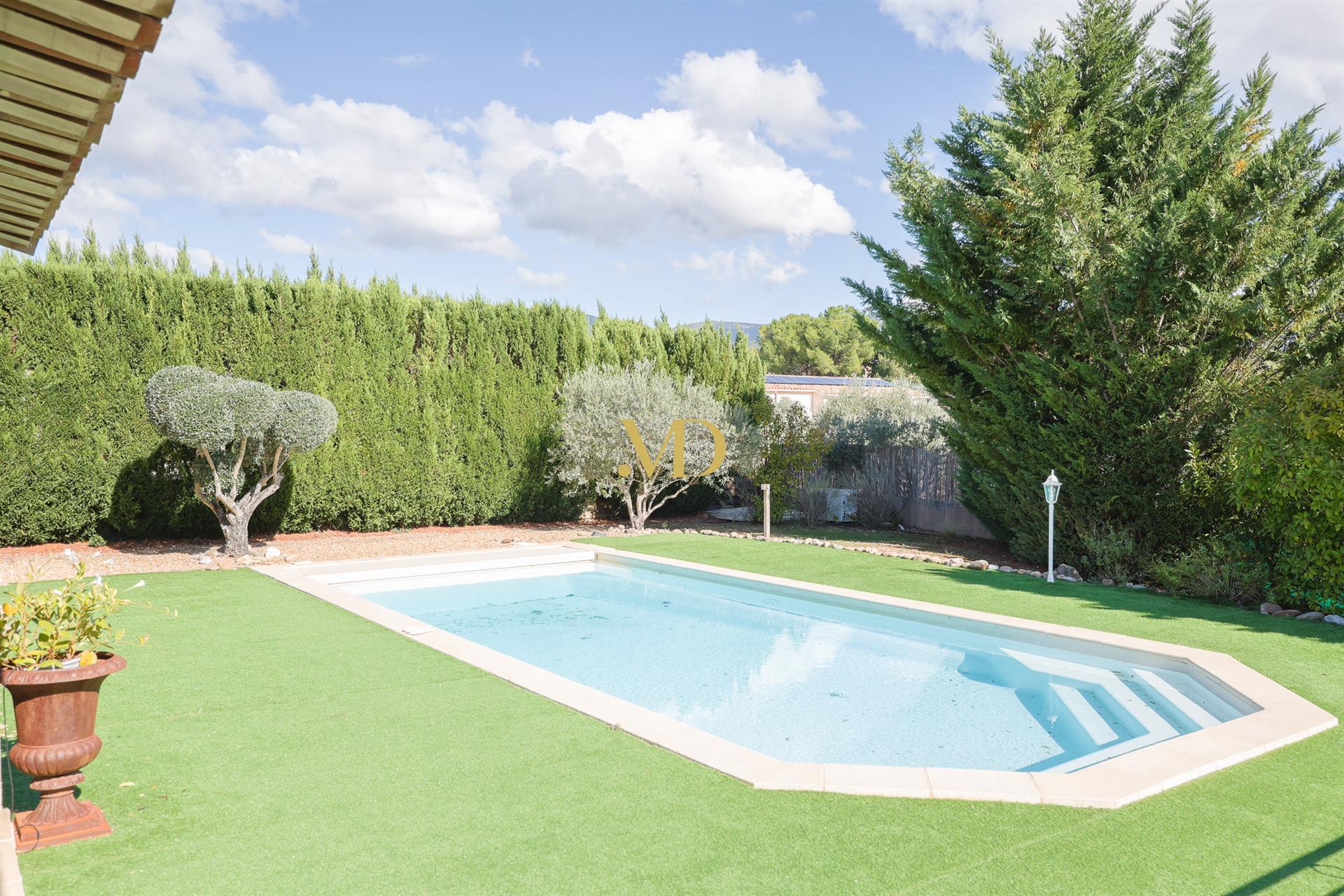 Maison à vendre, 105m², Saint-Saturnin-lès-Apt