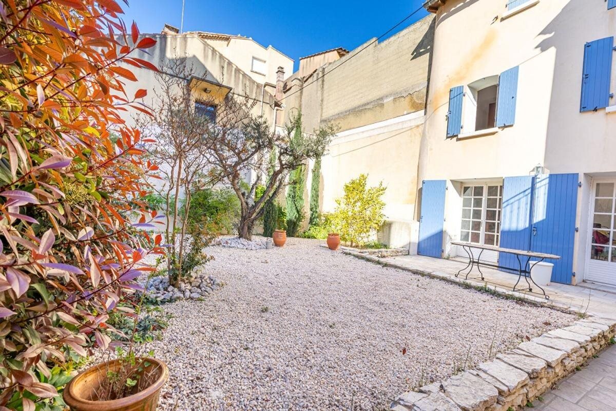 Maison à vendre, 187m², Saint-Saturnin-lès-Avignon
