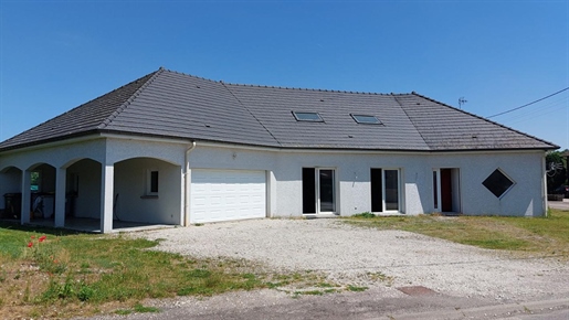 Maison 6 pièces 214 m² · à Magnoncourt · 214 m² · 230 000 €