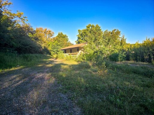 Terrain 2 pièces · à Pierrevert · 530 000 €