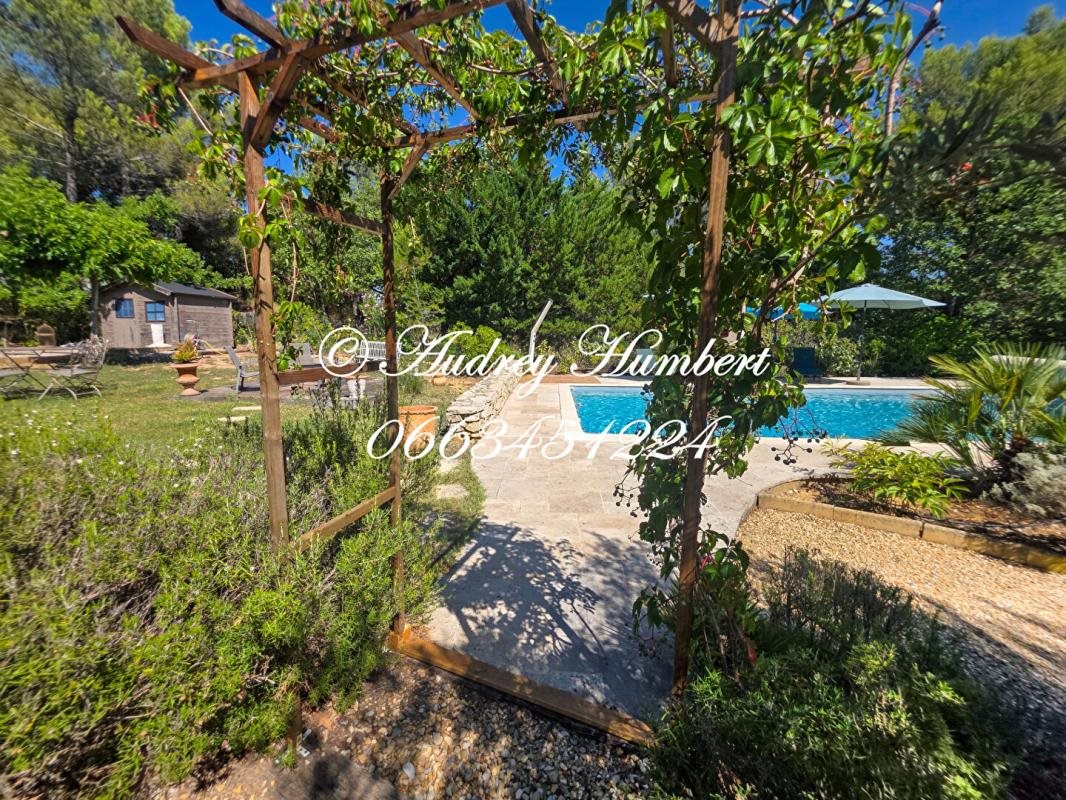 Maison à vendre, 138m², Sainte-Tulle