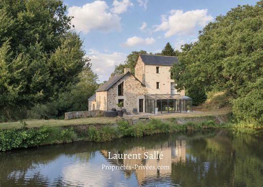 Maison 9 pièces 330 m² · à Saint-Aubin-des-Châteaux · 330 m² · 940 000 €