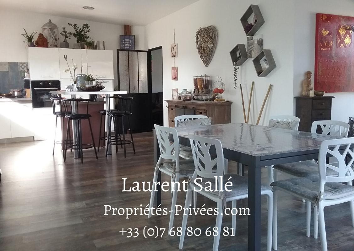 Maison à vendre, 157m², Ambon