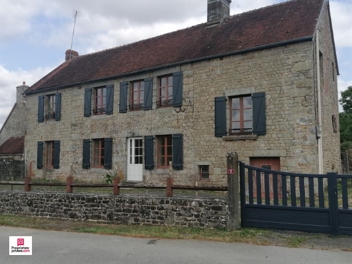 7 pièces 150 m² · à Sainte-Marie-la-Robert · 150 m² · 90 990 €