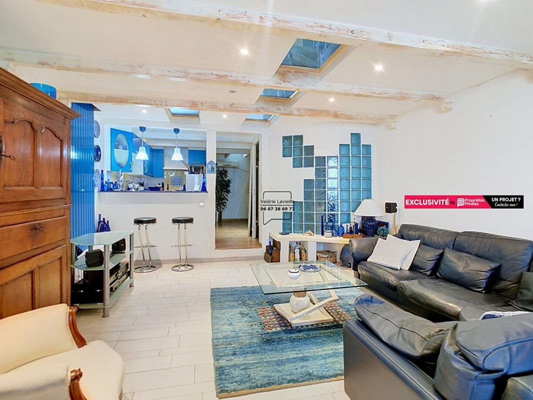 Marseille (13007) – Exclusive Listing – Saint-Victor / Old Port – Charming Duplex – 91 m²...