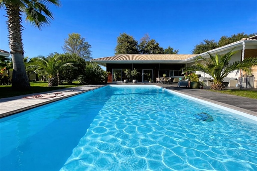 Maison 5 pièces 252 m² · à Cestas · 252 m² · 950 000 €