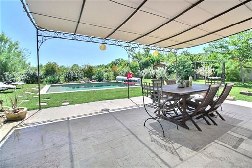 Maison 5 pièces 127 m² · à Vacquières · 127 m² · 430 000 €