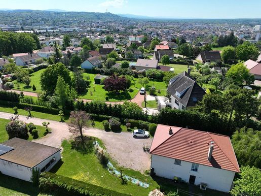 Maison 8 pièces 200 m² · à Creuzier-le-Vieux · 200 m² · 305 000 €