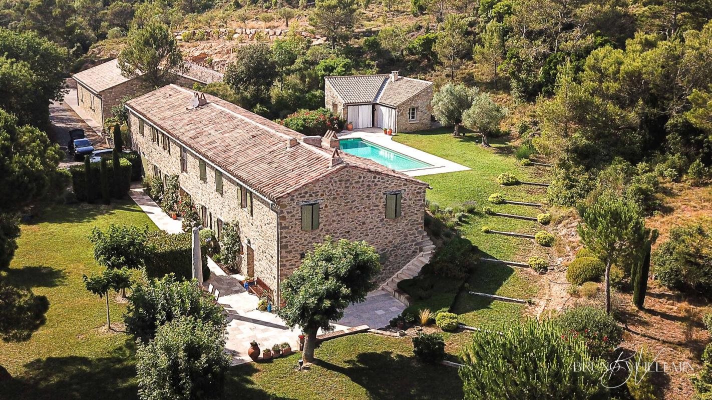 Kuća, 413 m², plac 413 m²