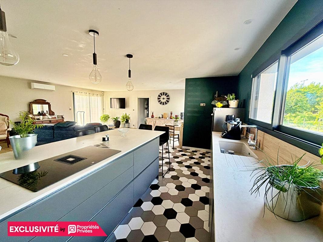 Maison à vendre, 121m², Carbon-Blanc