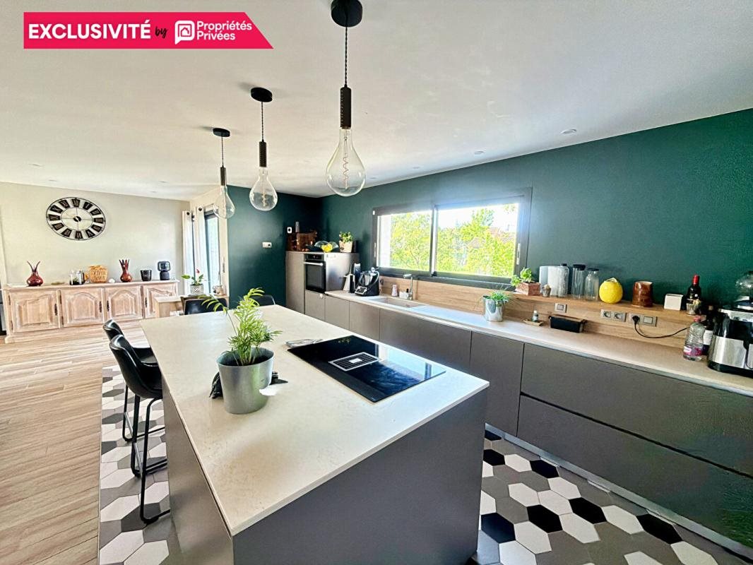 Maison à vendre, 121m², Carbon-Blanc