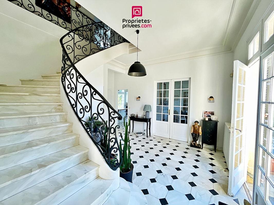 Maison à vendre, 350m², Yvrac