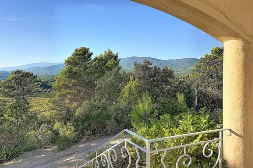 Maison 7 pièces 271 m² · à Grambois · 271 m² · 630 000 €