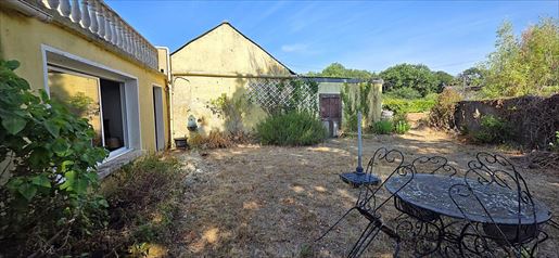 Maison 6 pièces 137 m² · à Les Fougerêts · 137 m² · 148 400 €