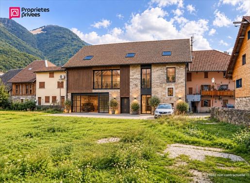 Maison 7 pièces 600 m² · à Marlens · 600 m² · 240 000 €