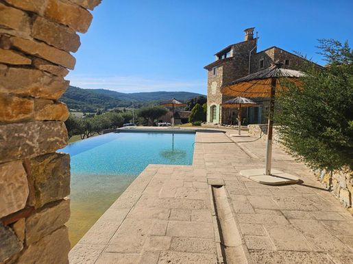 Maison 18 pièces 350 m² · à Ampus · 350 m² · 1 269 000 €