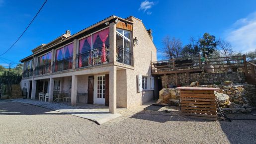 Maison 6 pièces 140 m² · à Callas · 140 m² · 399 000 €