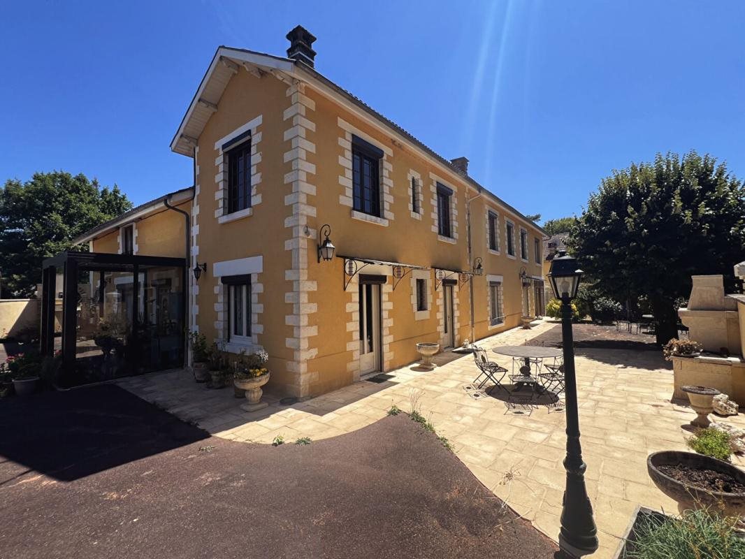 Maison à vendre, 400m², Saint-Pierre-de-Côle
