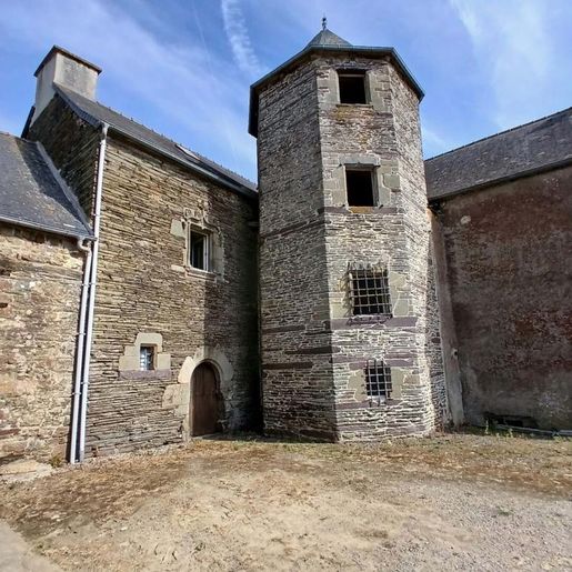 Maison 14 pièces 730 m² · à Ploërmel · 730 m² · 390 000 €