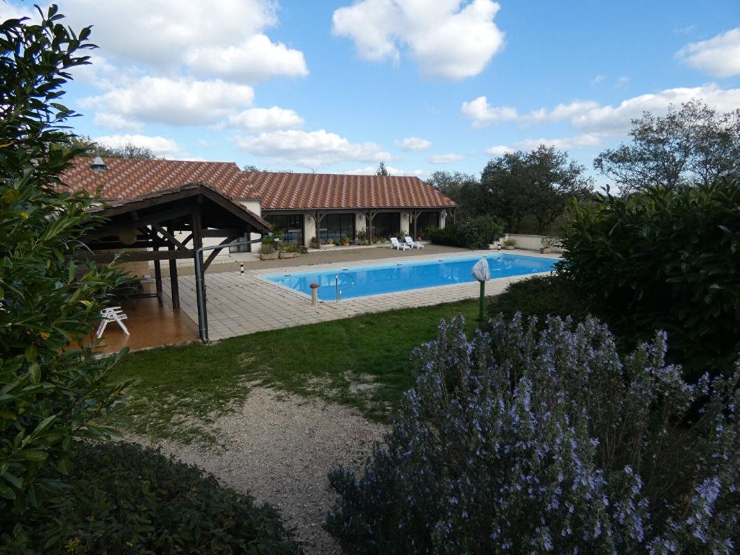 Maison à vendre, 830m², Salignac-Eyvigues